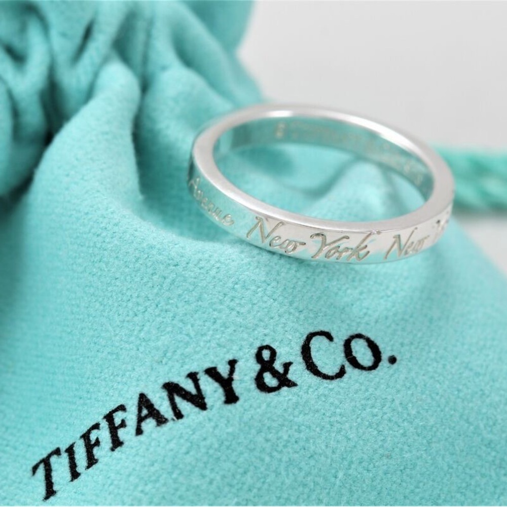 Tiffany & Co. Notes Narrow Ring